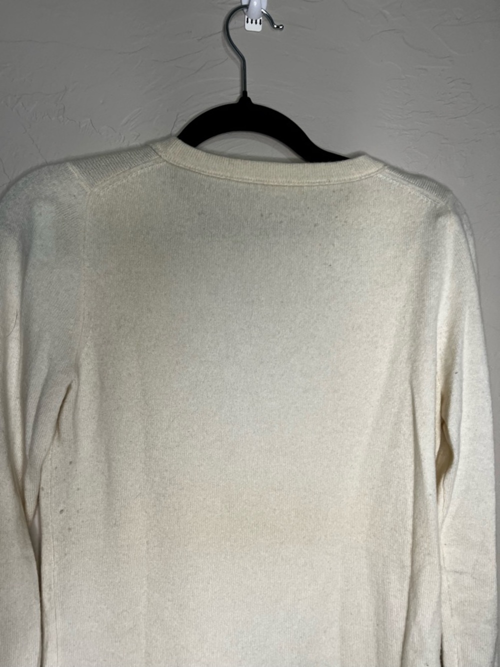 J.Crew 100% Cashmere Cream Crewneck Rolled Hem Preppy Lightweight Soft Sweater - Picture 7 of 9
